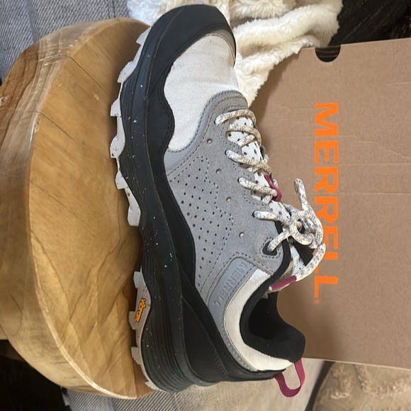 Women's Merrell Hiking Shoe - Picture 3 of 11